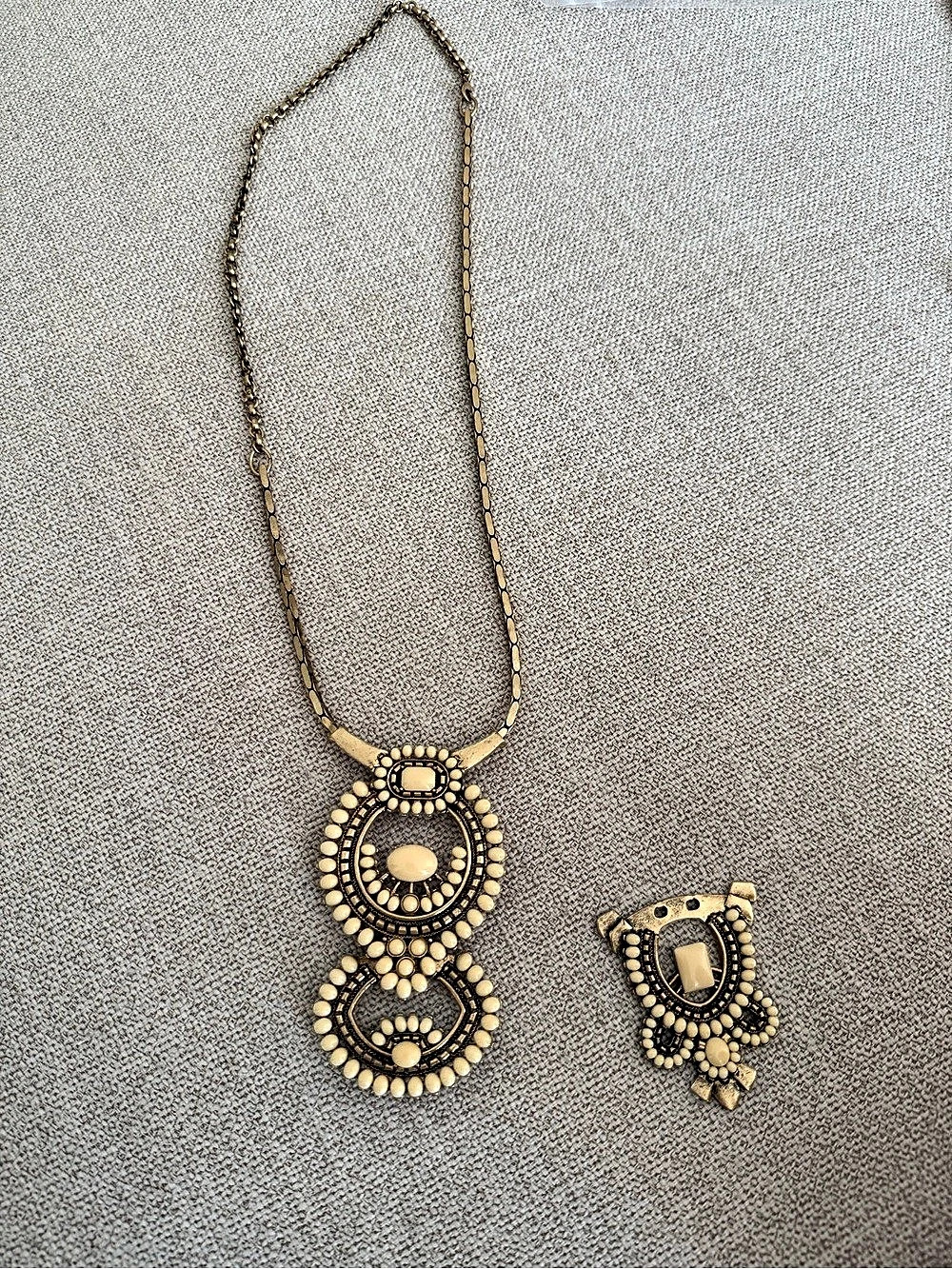 Stella & Dot Havanna Statement Pendant Necklace